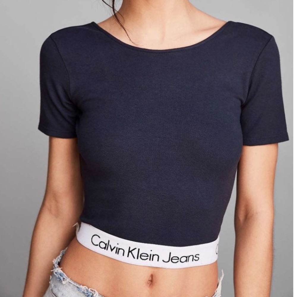 Calvin Klein Crop Top